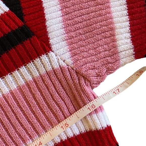 EUC Sweet Little Pink and Red Daisy Street Short Sleeve Sweater - Picture 9 of 9